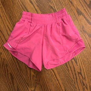 Lululemon Hotty Hot low rise size 0 sonic pink